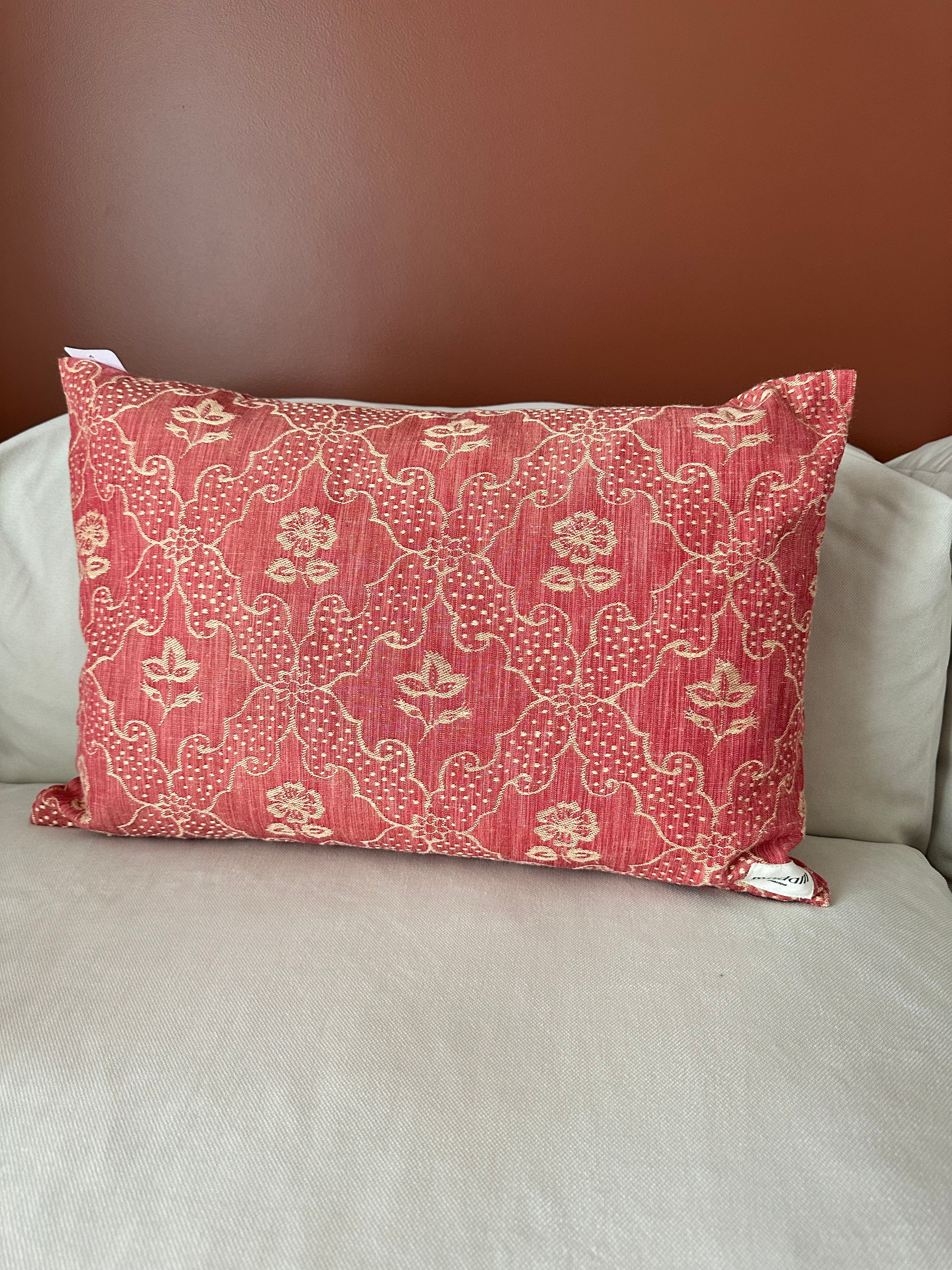 Madam Maison cushion - Flower embroidery